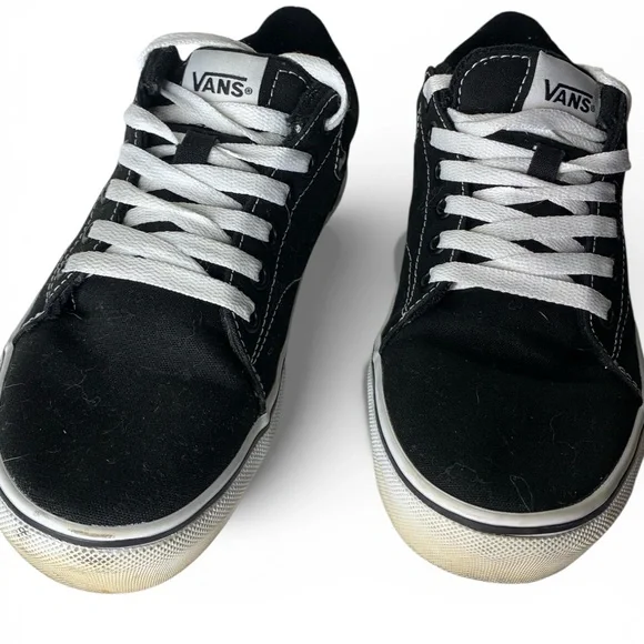 Vans Men's Black and White Sneakers